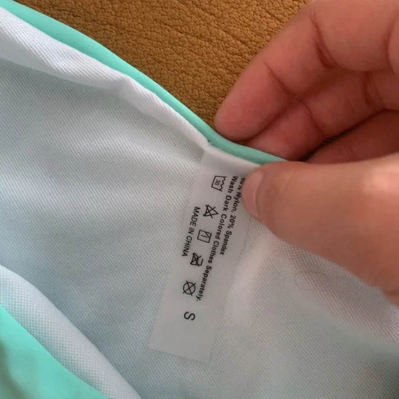 Bikinis - Picture 6 of 16